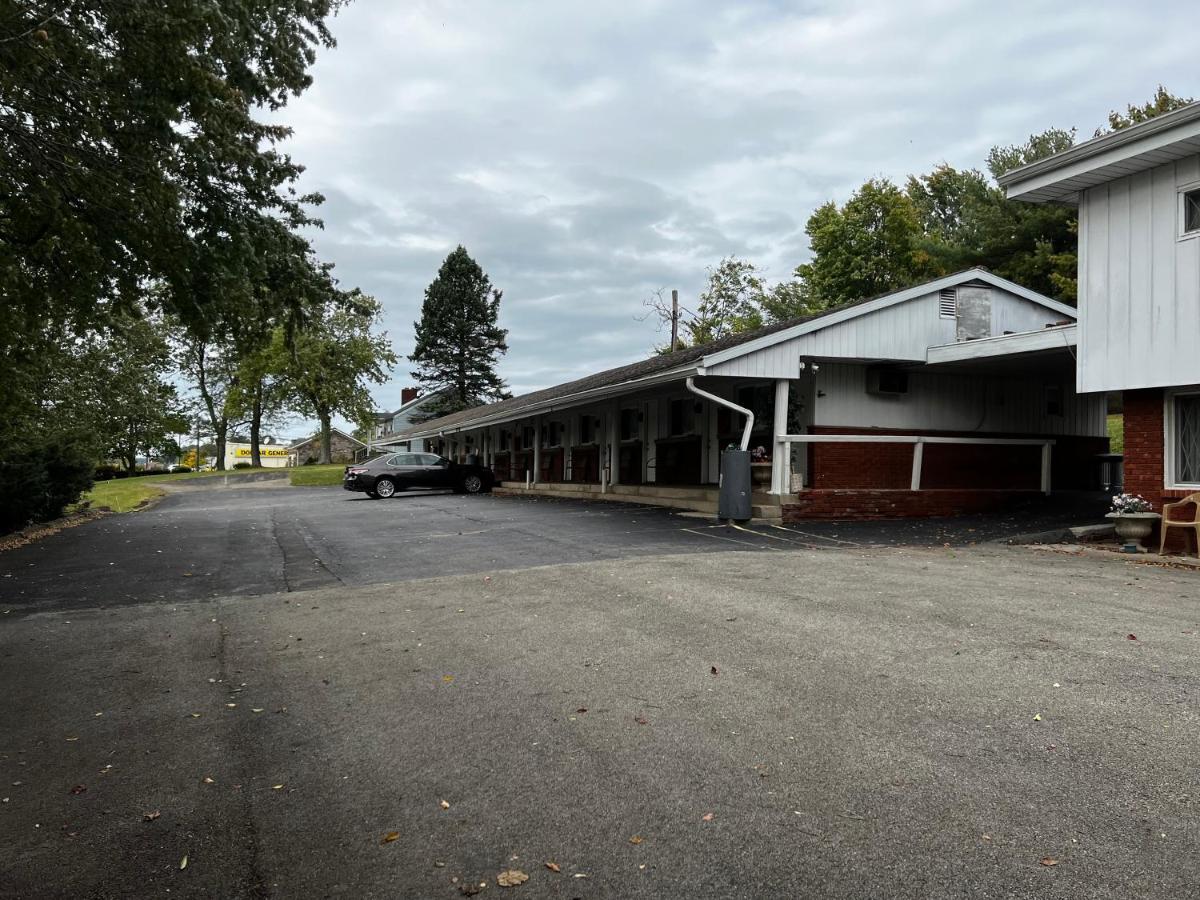 Hopwood Motel Uniontown Exterior photo