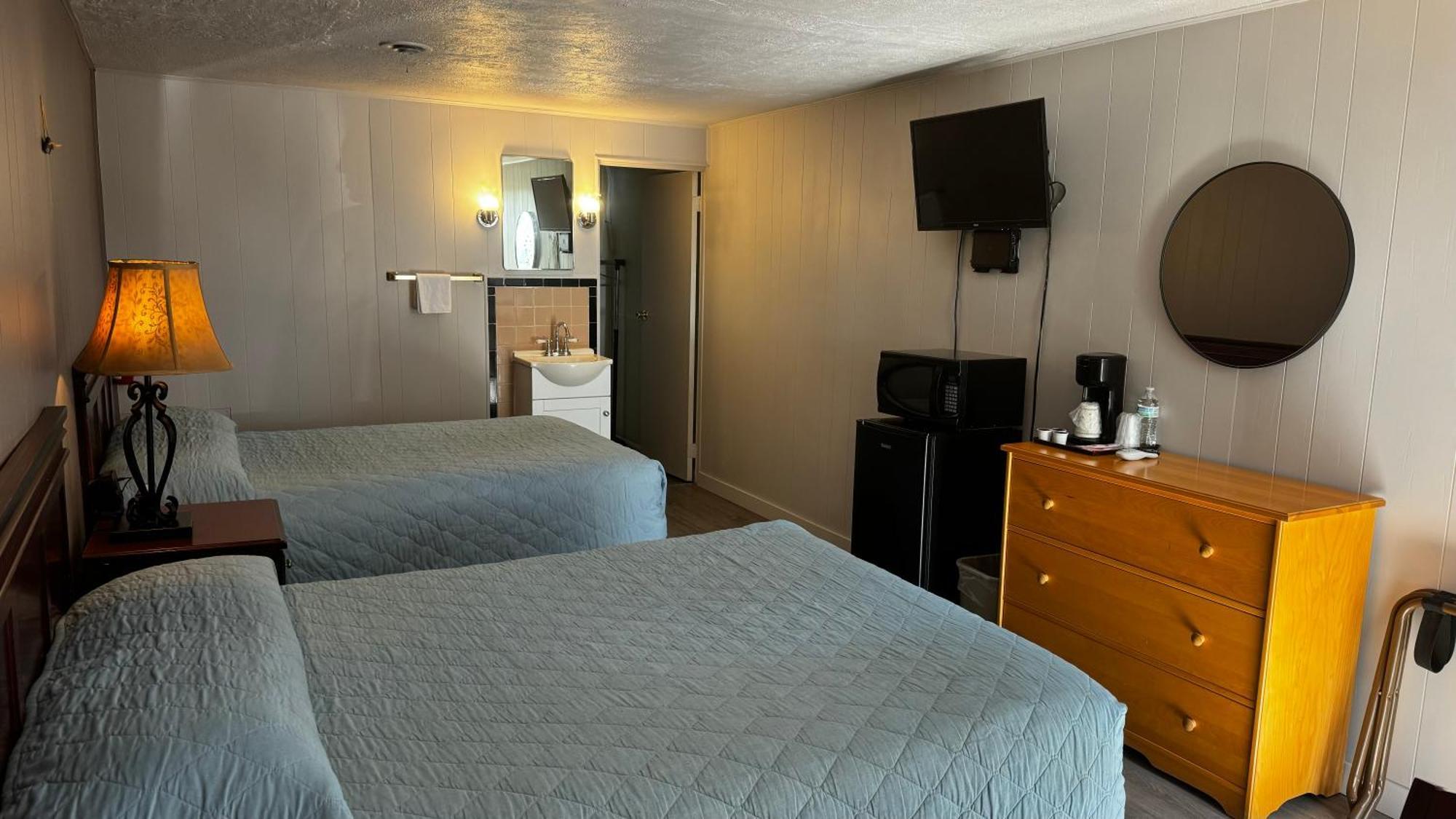 Hopwood Motel Uniontown Exterior photo