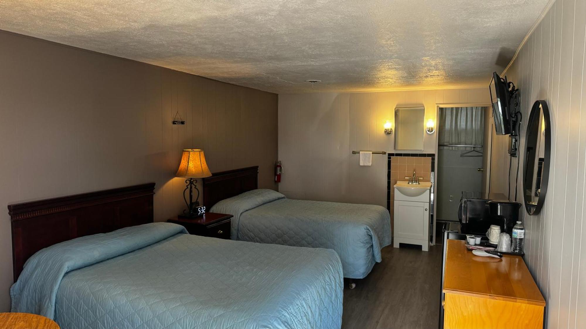 Hopwood Motel Uniontown Exterior photo